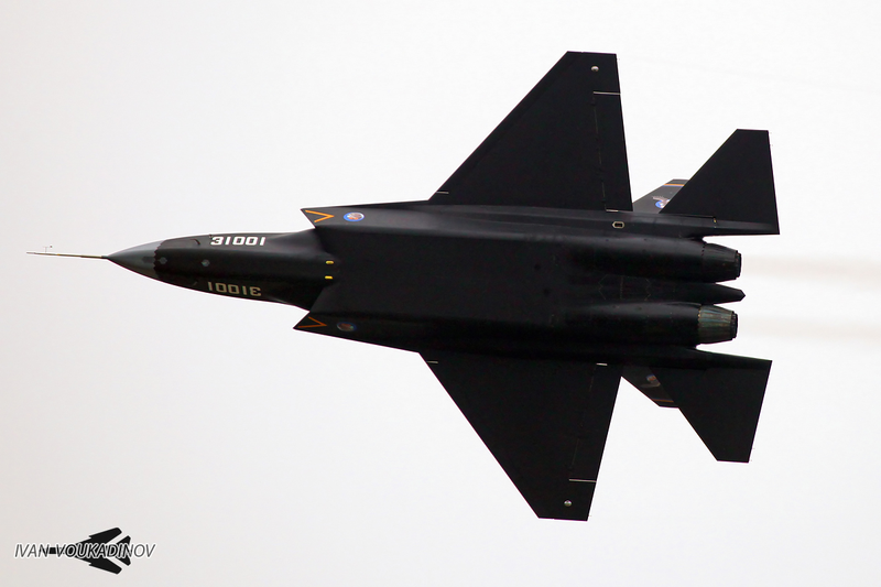 Illustration for article titled Amazing Photos Of China's Newest Stealth Jet Show Growing Air Might